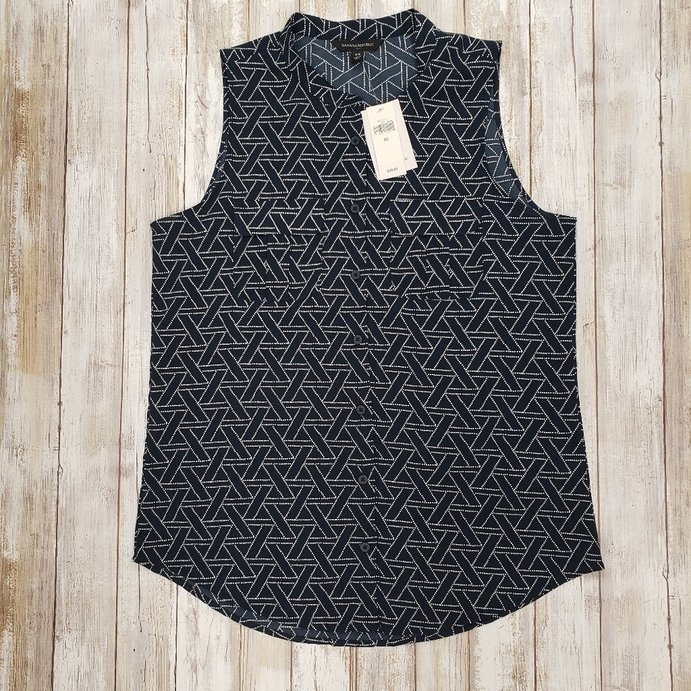 Banana Republic Navy & White Sleeveless Top. NWT